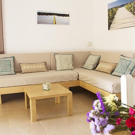 Vivendes Adelina - Escapada Formentera Guest House Es Pujols Bagian luar foto