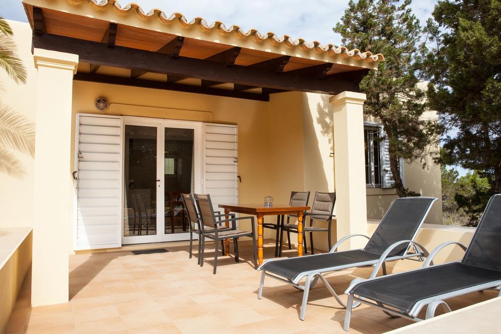 Vivendes Adelina - Escapada Formentera Guest House Es Pujols Bagian luar foto
