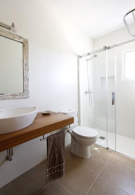 Vivendes Adelina - Escapada Formentera Guest House Es Pujols Bagian luar foto