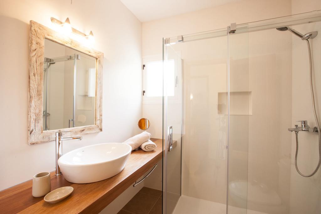 Vivendes Adelina - Escapada Formentera Guest House Es Pujols Bagian luar foto